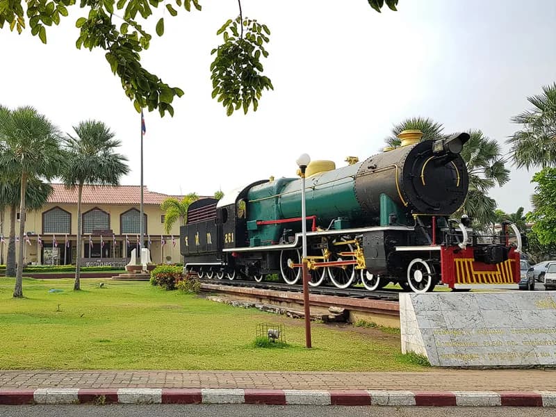 Elevated wooded viewpoint platform