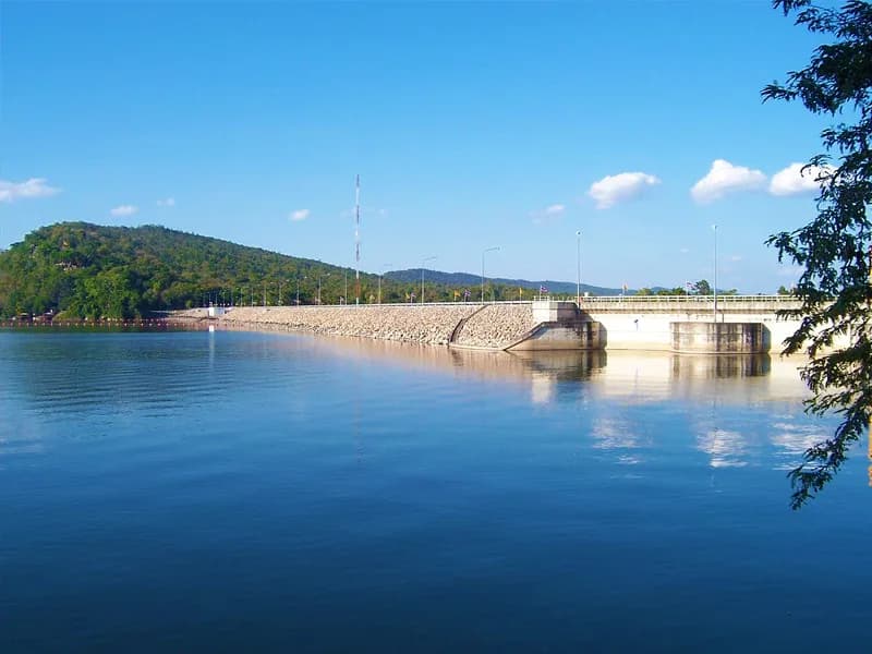 Thepsuda Bridge over the Lam Pao river